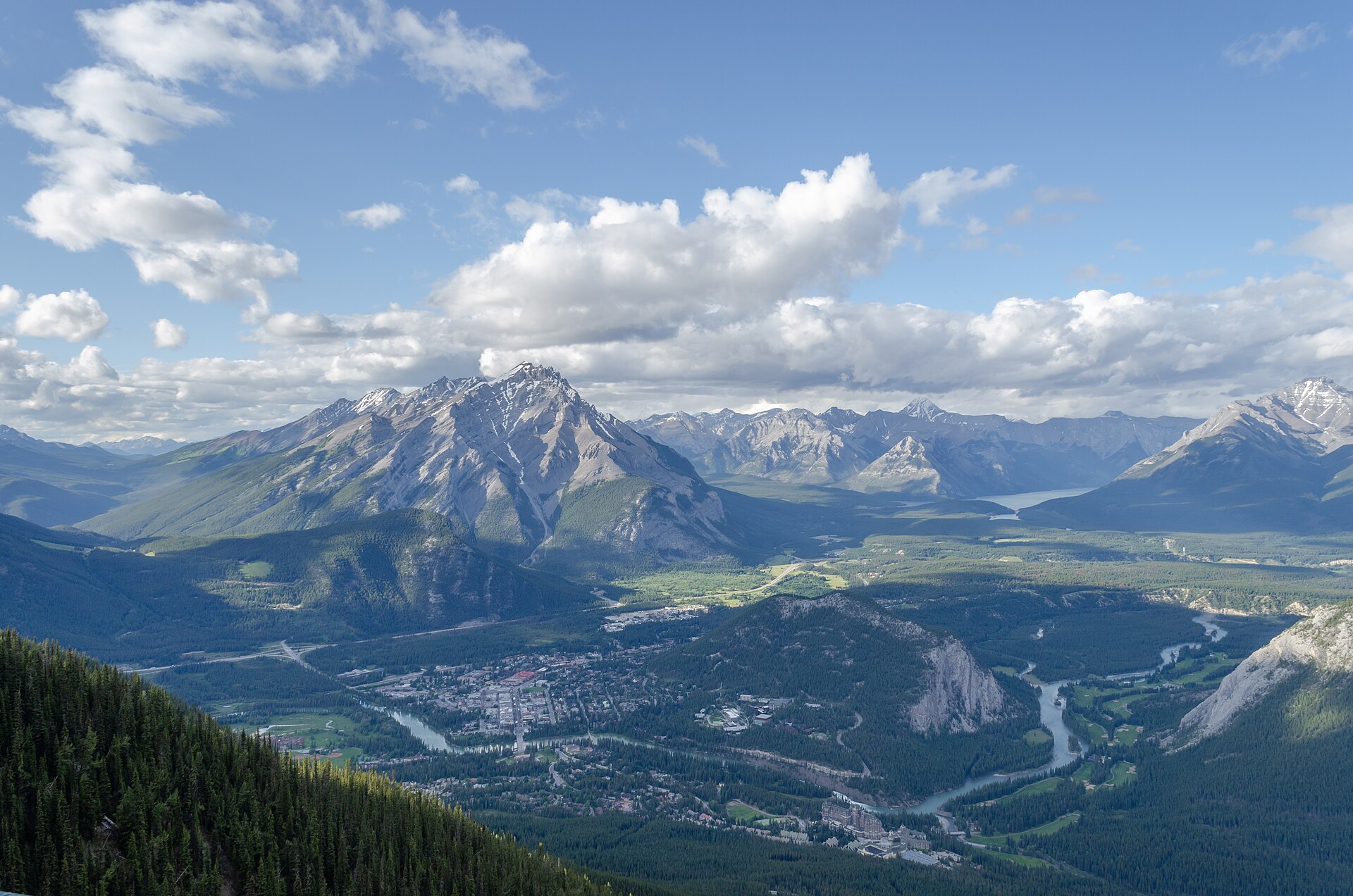 The townsite from the Sulphur Mountain flank on a clear day.