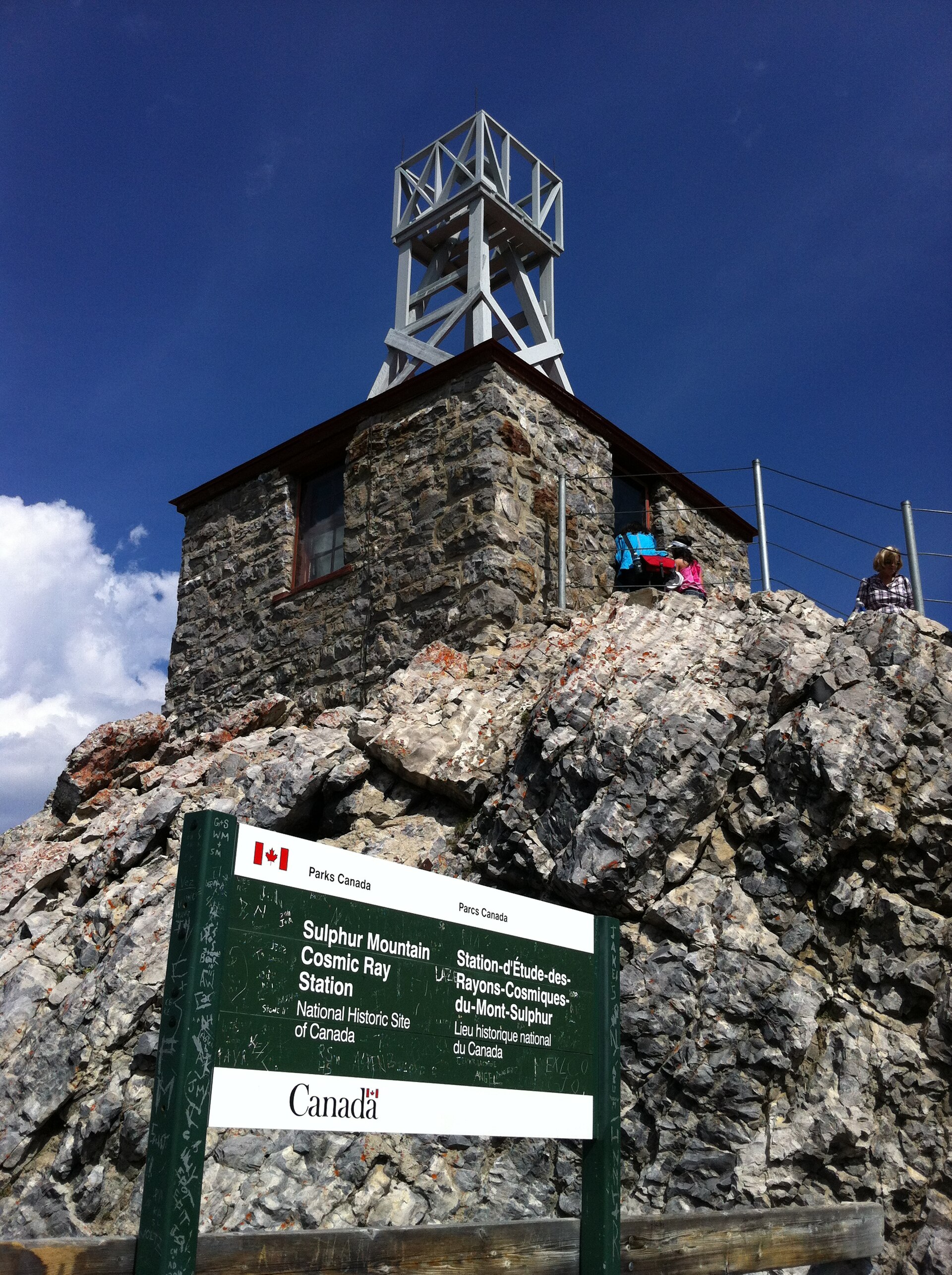 Weather moving onto the Sulphur Mountain ridge.